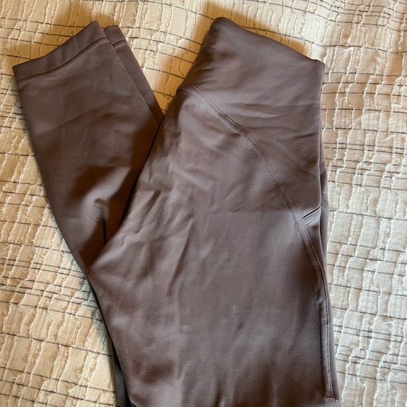 Lululemon INSTILL HIGH-RISE TIGHT 25"
Violet Verbena - Picture 4 of 6
